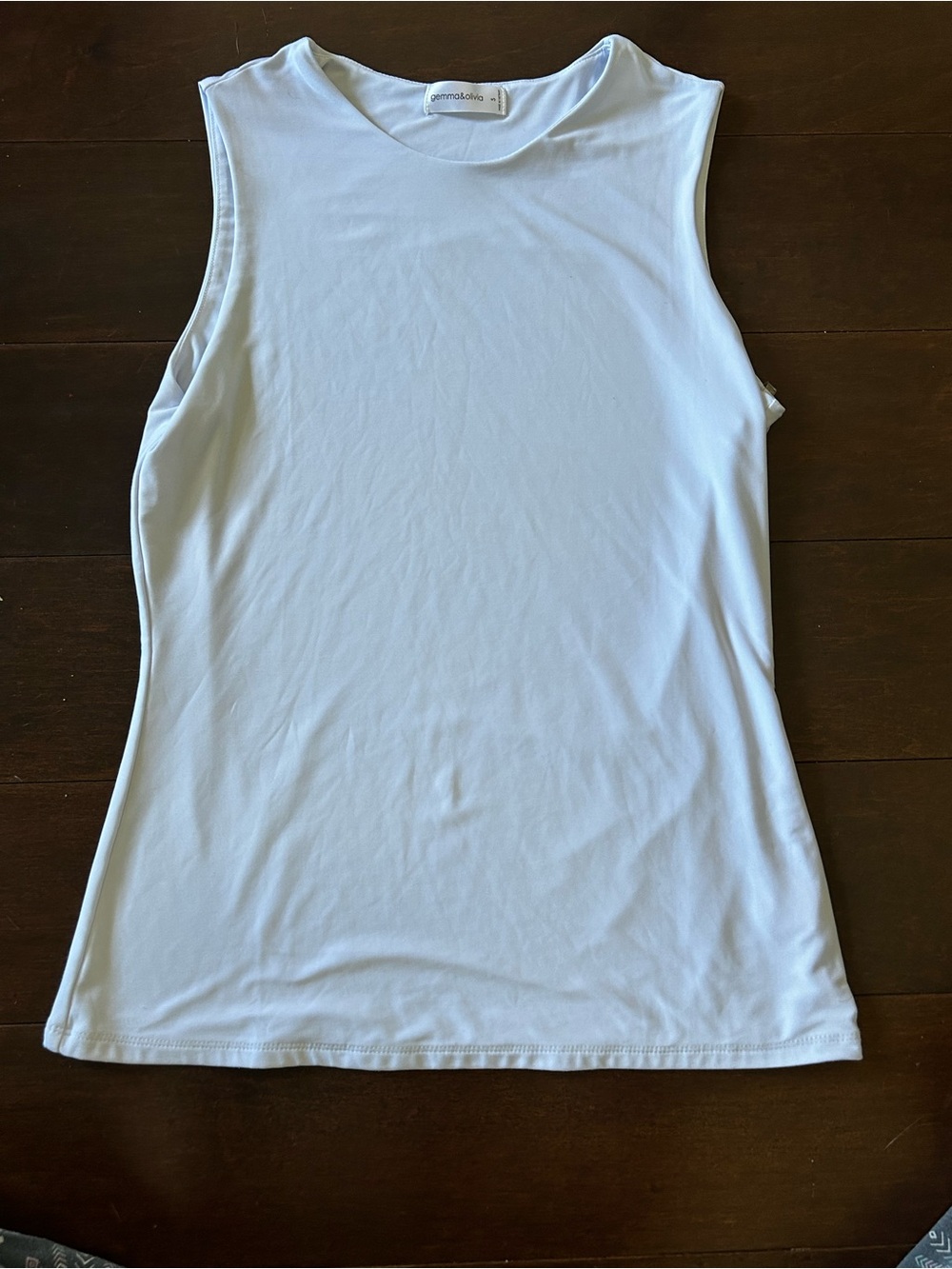 Gemma&Olivia White Sleeveless Crewneck Tank Top